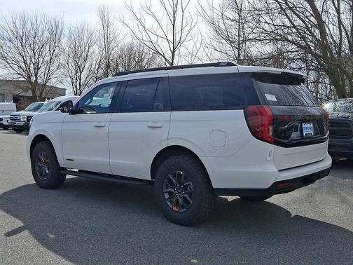 Star White Metallic Tri-Coat 2026 Ford Expedition Tremor