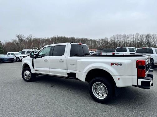 Star White Metallic TC 2025 Ford F-450 King Ranch
