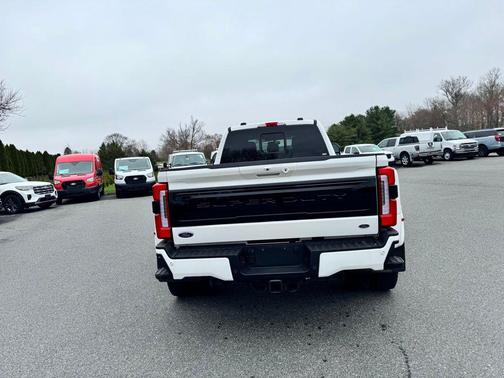 Star White Metallic TC 2025 Ford F-450 King Ranch