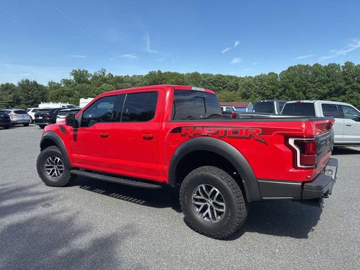 Race Red 2018 Ford F-150 Raptor