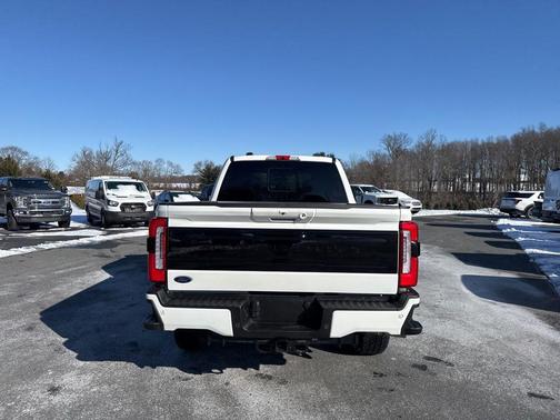 2025 Ford F-250 Platinum