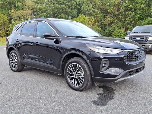 2025 Ford Escape PHEV SE
