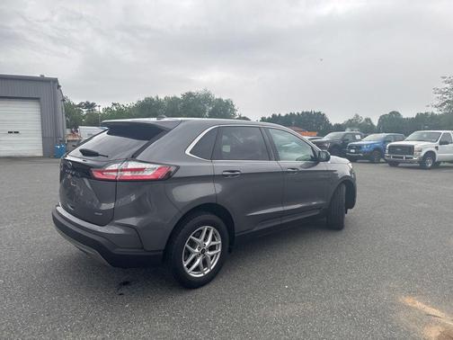 Carbonized Gray Metallic 2023 Ford Edge SEL