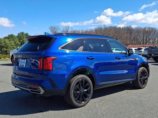 Sapphire Blue 2022 Kia Sorento SX
