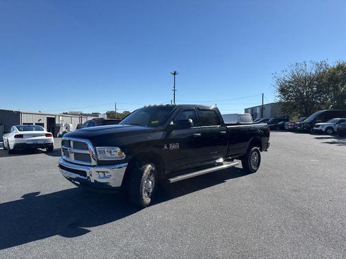 2017 RAM 2500 Tradesman Crew Cab 4x4 8' Box
