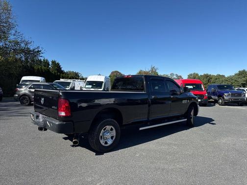 2017 RAM 2500 Tradesman Crew Cab 4x4 8' Box