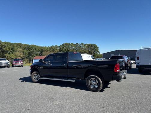 2017 RAM 2500 Tradesman Crew Cab 4x4 8' Box