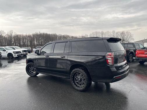 2022 Chevrolet Suburban RST