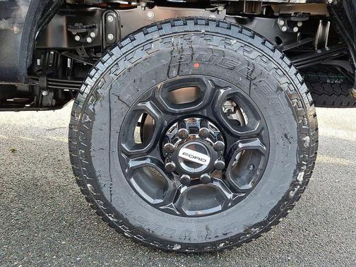 Agate Black Metallic 2026 Ford F-350 XL