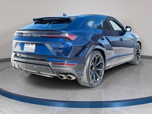 2023 Lamborghini Urus Performante