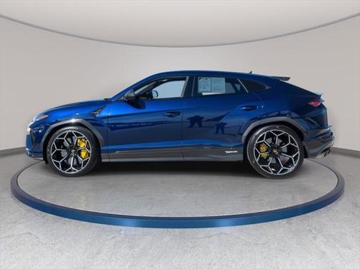2023 Lamborghini Urus Performante