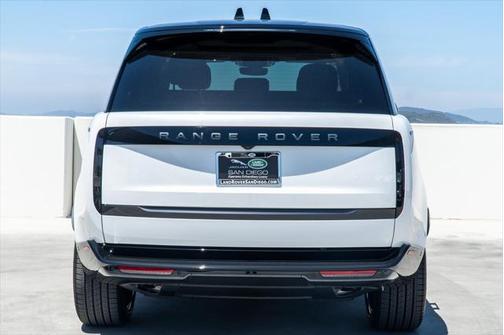 2025 Land Rover Range Rover SE