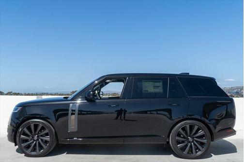 2025 Land Rover Range Rover SV