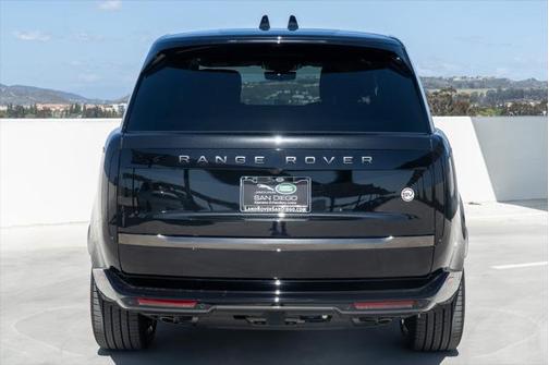 2025 Land Rover Range Rover SV
