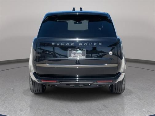 2025 Land Rover Range Rover SV
