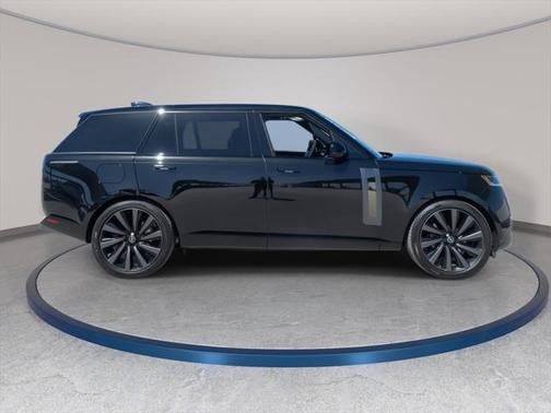 2025 Land Rover Range Rover SV