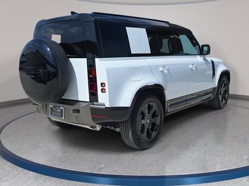 2025 Land Rover Defender X-Dynamic SE