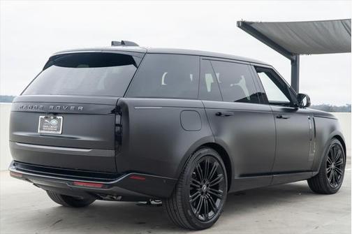 2025 Land Rover Range Rover SE