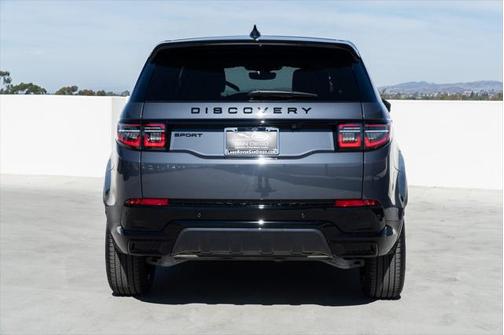 2025 Land Rover Discovery Sport SE