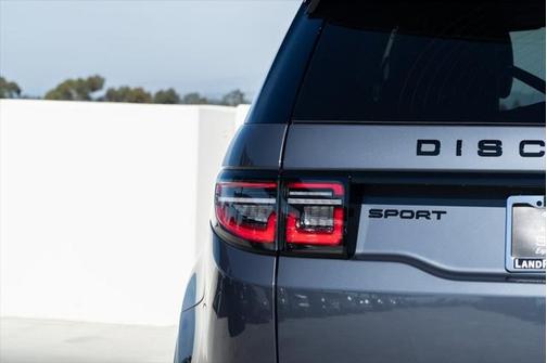 2025 Land Rover Discovery Sport SE