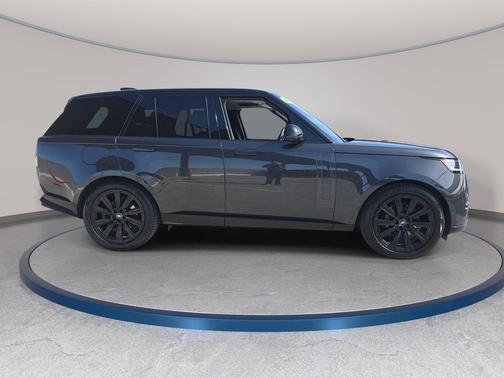 Carpathian Gray Premium Metallic 2023 Land Rover Range Rover SE