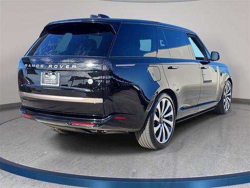 2026 Land Rover Range Rover SV