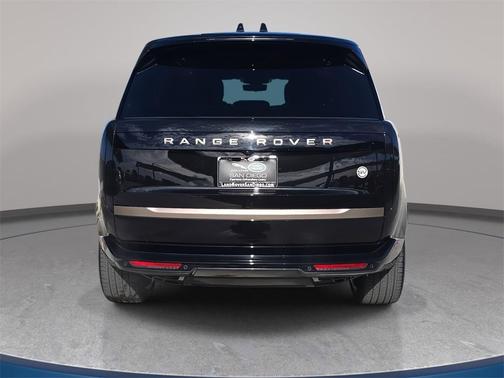 2026 Land Rover Range Rover SV