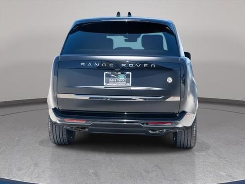 2025 Land Rover Range Rover SV