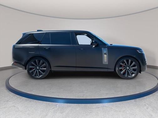 2025 Land Rover Range Rover SV