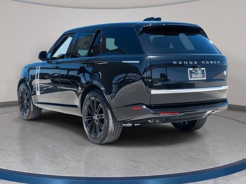 2025 Land Rover Range Rover SV