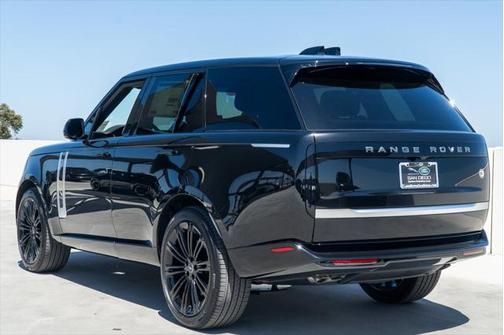 2025 Land Rover Range Rover SV