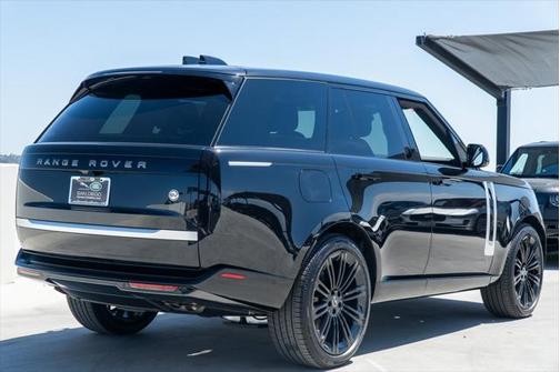 2025 Land Rover Range Rover SV
