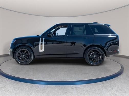 2025 Land Rover Range Rover SV