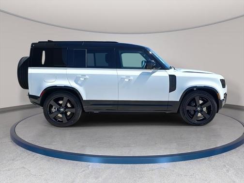 2025 Land Rover Defender X-Dynamic SE
