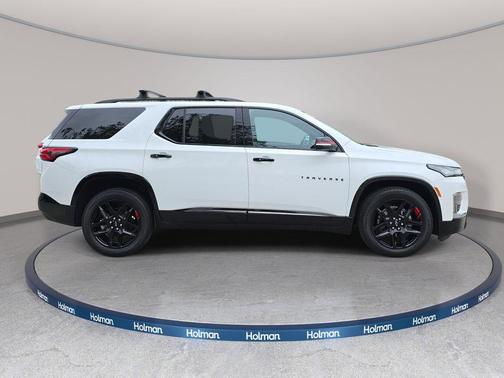 Summit White 2023 Chevrolet Traverse Premier