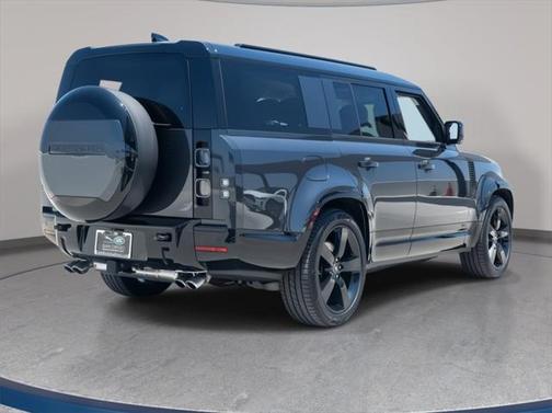 2025 Land Rover Defender V8