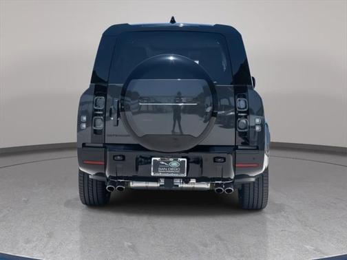 2025 Land Rover Defender V8