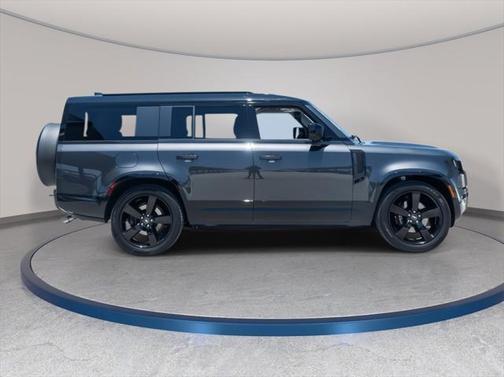 2025 Land Rover Defender V8