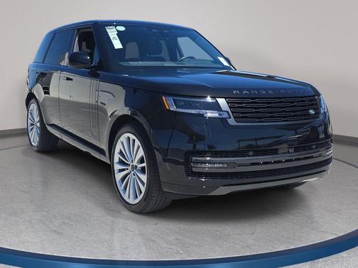 Santorini Black 2026 Land Rover Range Rover SE