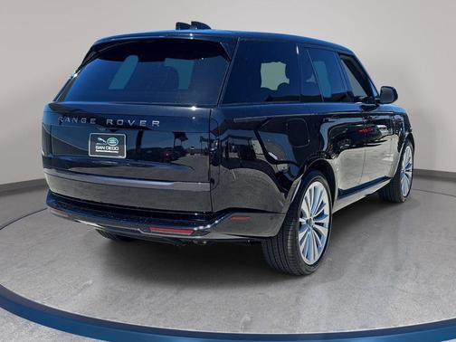 Santorini Black 2026 Land Rover Range Rover SE