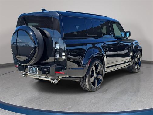 2025 Land Rover Defender V8