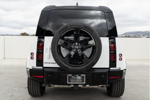 2025 Land Rover Defender X-Dynamic SE