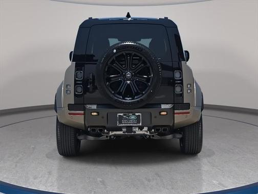 2025 Land Rover Defender V8