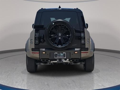 2025 Land Rover Defender V8