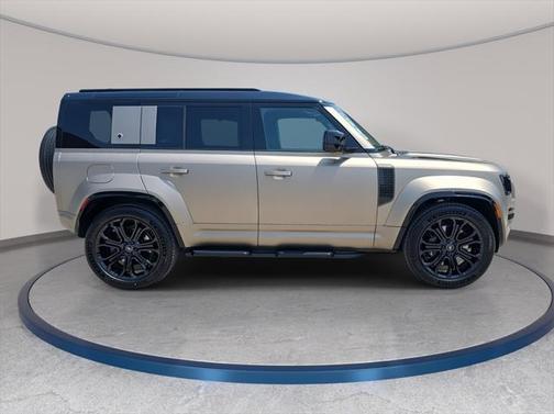 2025 Land Rover Defender V8