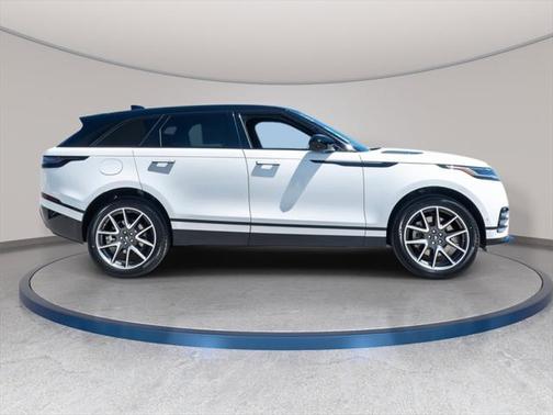 2026 Land Rover Range Rover Velar Dynamic SE