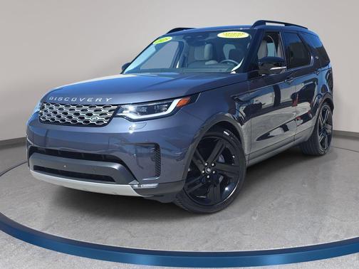 Varesine Blue Metallic 2025 Land Rover Discovery S