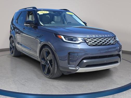 Varesine Blue Metallic 2025 Land Rover Discovery S