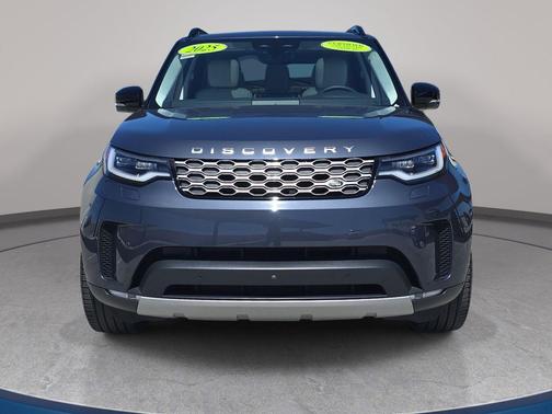 Varesine Blue Metallic 2025 Land Rover Discovery S