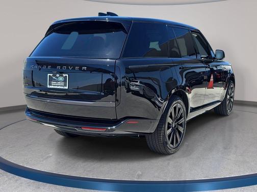 Santorini Black 2026 Land Rover Range Rover SE